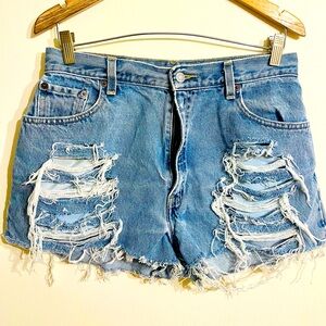 Vintage Levi's 550 Light Blue High‎ Waist Distressed Denim Shorts Size 12 Miss